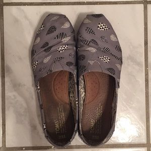 Grey Toms
